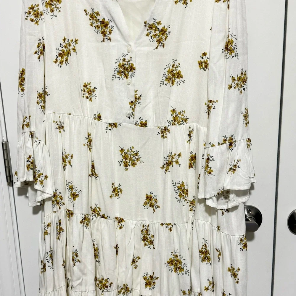 Floral Print White Dress size Large - Picture 2 of 8
